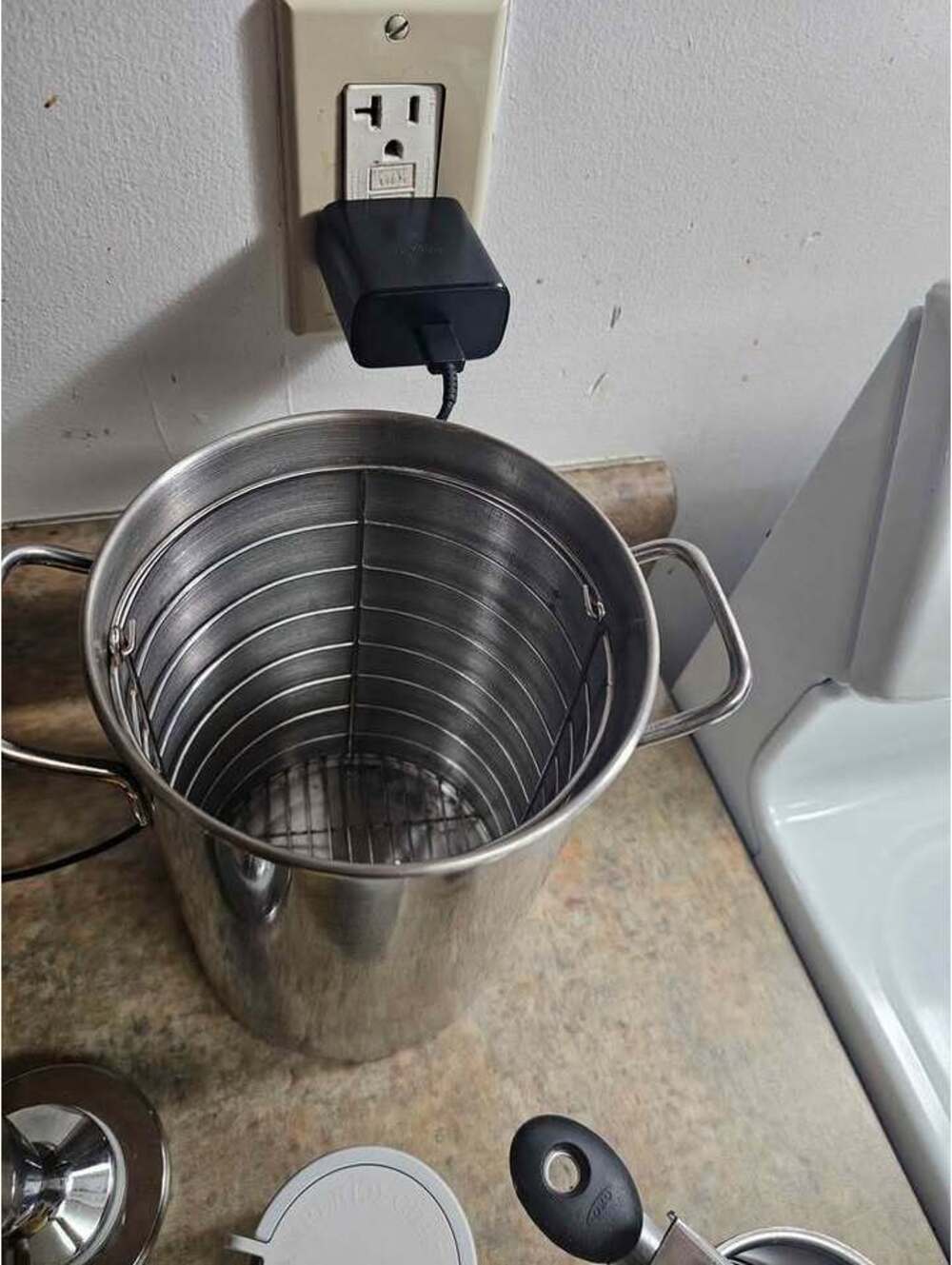 Kitchen Cooking Accessories - Picture 9 of 10